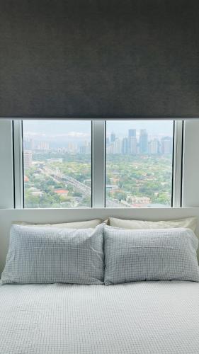 San Lorenzo Place, Manila