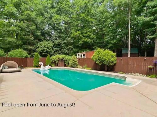 Book For Summer Now! • Pool • Gameroom • Firepit •