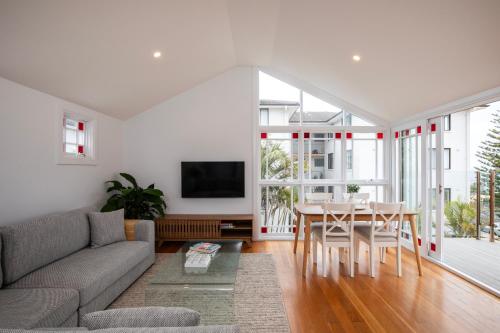 Seaside apartment, 100m to beach — other in 177 Ocean Street, Narrabeen Australia, 2101