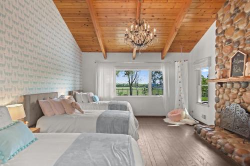 @ Marbella Lane - Alpaca Farm House Pool @ Marbella Lane - Alpaca Farm House Pool