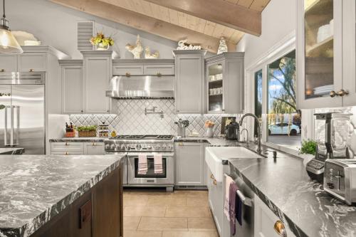 @ Marbella Lane - Alpaca Farm House Pool @ Marbella Lane - Alpaca Farm House Pool