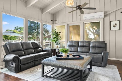 @ Marbella Lane - Alpaca Farm House Pool @ Marbella Lane - Alpaca Farm House Pool