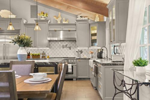 @ Marbella Lane - Alpaca Farm House Pool @ Marbella Lane - Alpaca Farm House Pool