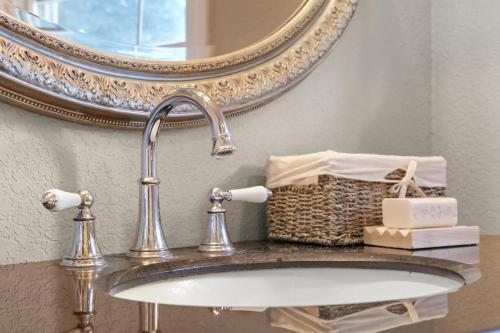 @ Marbella Lane - Alpaca Farm House Pool @ Marbella Lane - Alpaca Farm House Pool