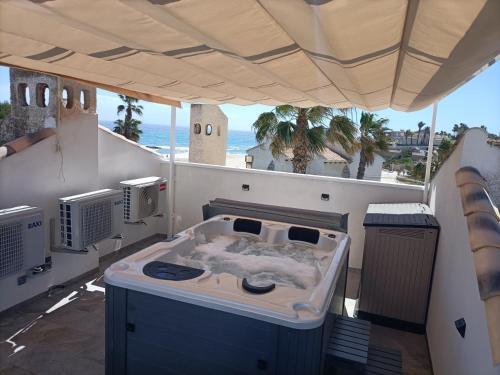 DUPLEX NOSY BE vue sur mer avec solarium et jacuzzi