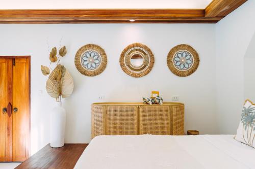 Suite with Garden View image 3