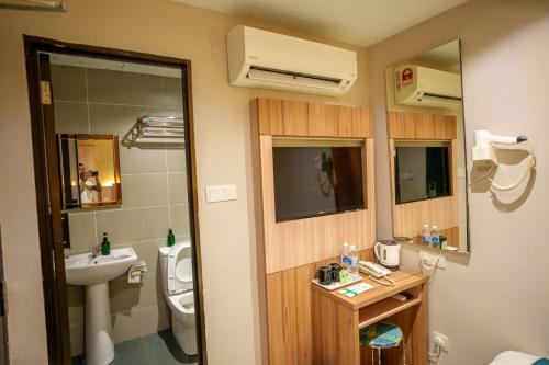 room detail thumbnail 2