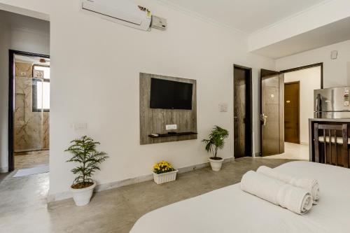 Lime Tree Hotel - Golf Course Road, Sector-43, Gurugram