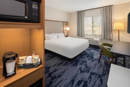 Fairfield Inn & Suites By Marriott Alexandria - image 9