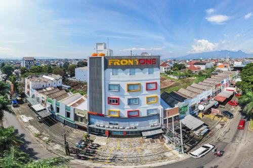 Front One Budget Malang by Azana, Malang