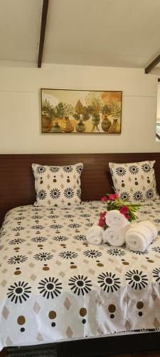 Three-Bedroom House image 1