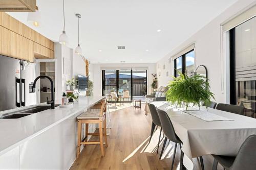 Spacious Urban Oasis in Throsby Canberra