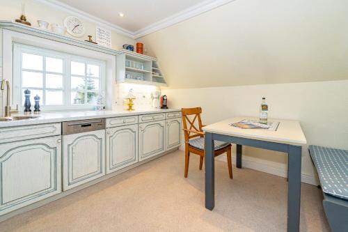 Apartment with Terrace image 10