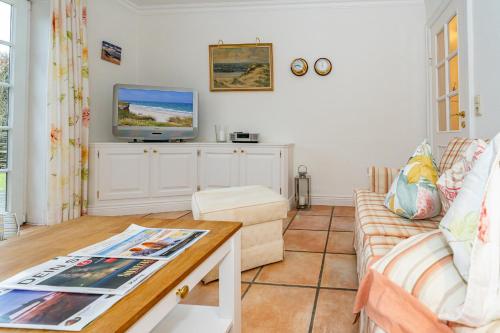 Apartment with Terrace image 10