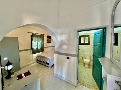 Double Room image 5