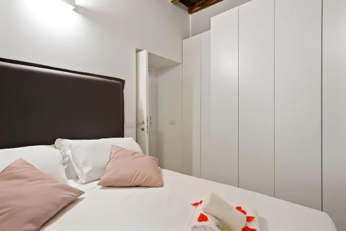 HostMe Piazza Navona Apartament, Рим (фото 7)