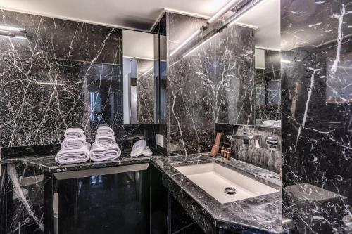 Domus Mondrian Luxury House - image 10