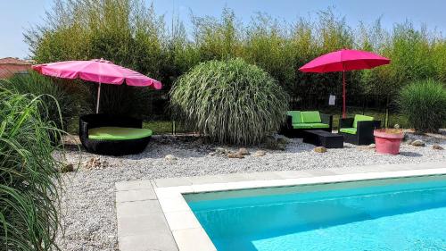 Gîte Mara des Bois - Pour 5-6 personnes - Idéalement situé pour visiter le Lot-et-Garonne - Piscine, grand jardin, terrasse avec barbecue