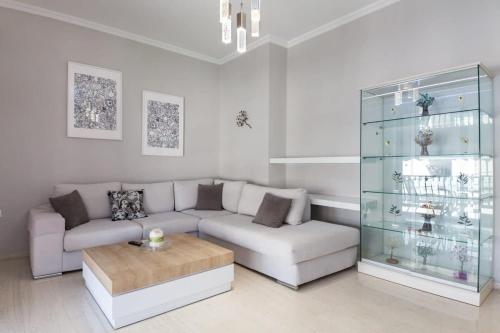 Modern Luxury 2 Bedroom Apt in Agios Dimitrios - image 9
