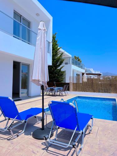 3 Bedroom Coral Bay Beach Seaview Villa I Private Pool, Peyia (Foto 2)