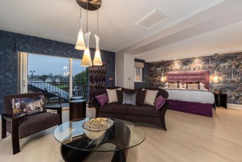 Ultimate Luxury Room 1 with Double Spa Bath image 4