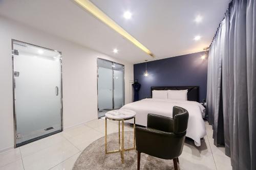 Busan Daeyeondong Hotel Onna