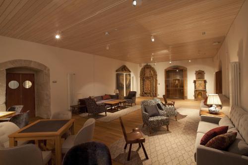 Koplietošanas atpūtas telpa ar TV, Parador de Monterrei in Monterrei