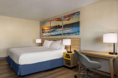 Days Inn by Wyndham Cocoa Beach Port Canaveral - image 11
