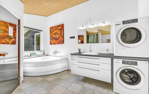 Bathroom, Gorgeous Home In Tarm With Sauna in Hemmet