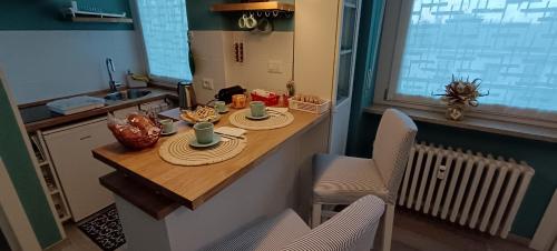 bucătărie, 30sqm 1 bedroom, 1 private bathroom Casă in Cuneo (L'Alloggetto sul Corso (C.I.R. 00407800214)) in Cuneo