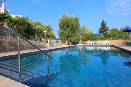 AMORE RENTALS - Villa Tittina