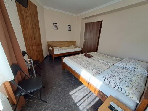 Triple Room image 2