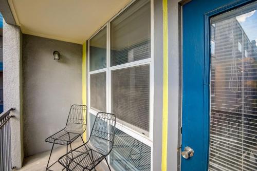 West Campus Luxe Apartment w Pool, Gym, Parking in Austin, USA
