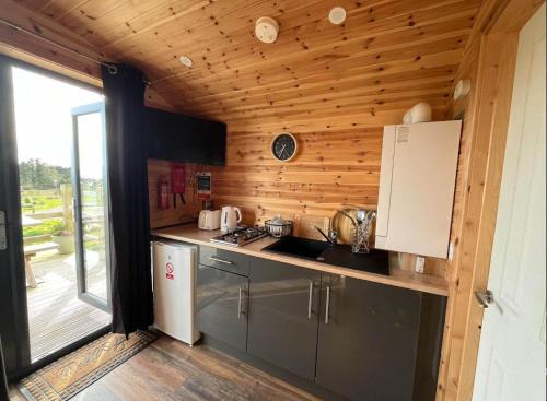 The Getaway - The Red Kite - Pet Friendly Luxury Glamping Cabin, Dungarvan (fotografie 8)