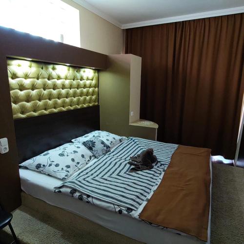 Double Room with Balcony image 4