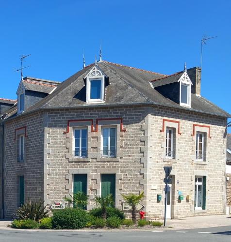 La chambre de la boule d 'or - Chambre d'hôtes - Lanvallay