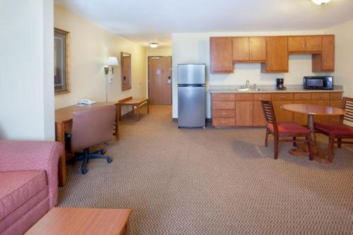 Holiday Inn Express & Suites - Laredo-Event Center Area, an IHG Hotel