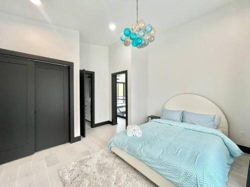 Luxury Mansion in Englewood in Englewood, USA
