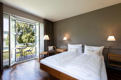 Double Room with Lake View