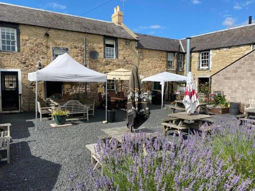 Dārzs, The Plough Inn Leitholm in Leitholm