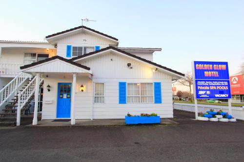 Golden Glow Motel - image 3