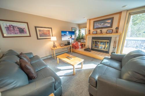 One-Bedroom Apartment with Balcony