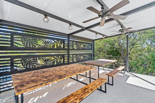 Instalaciones, Brand-New 6BD Giant with Private Pool by SPCR in Potrero