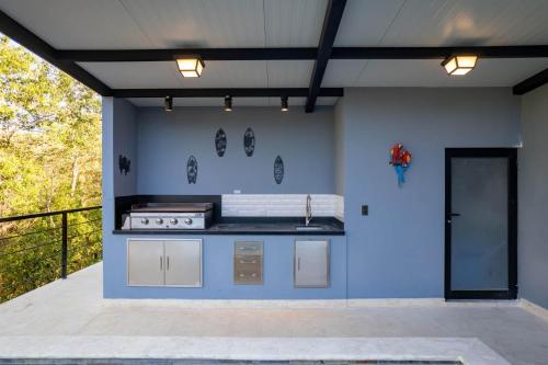 cuisine, Brand-New 6BD Giant with Private Pool by SPCR in Potrero