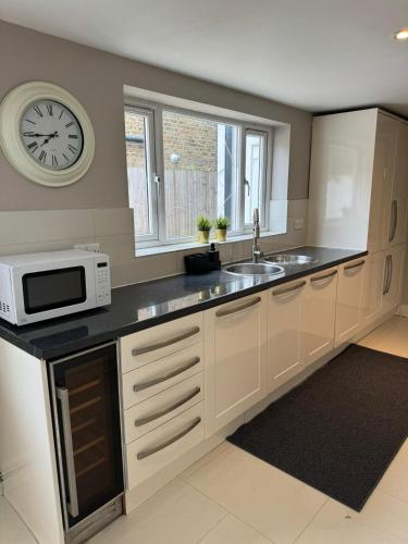 Brentford Guest Rooms 4