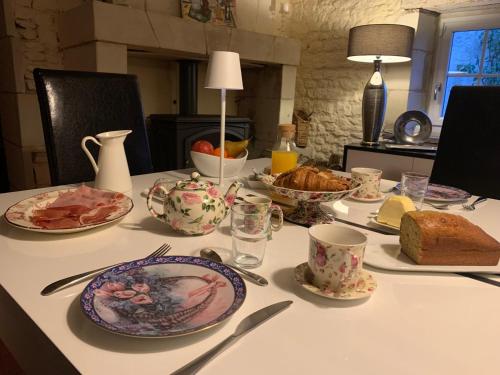 Ēdiens un dzērieni, La Ménardière (La Menardiere) in La Tour-Saint-Gelin
