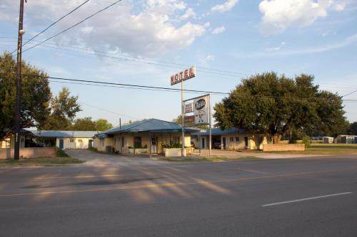 Bel-Air Motel – Alice, TX