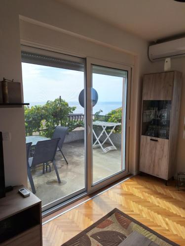 One-Bedroom Apartment image 10