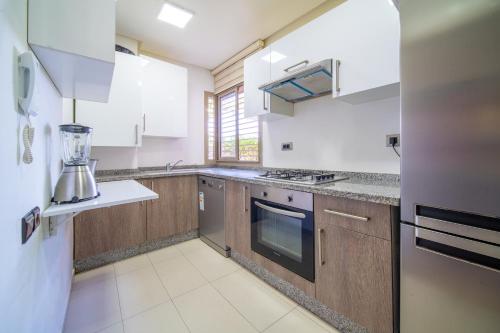 Central & comfy 3BR apartment with pool & wifi access, Marrakesch (Foto 8)