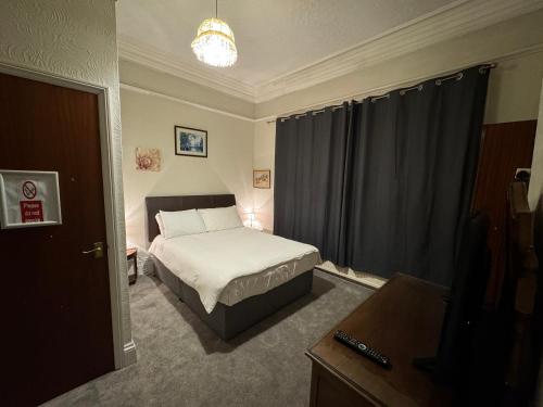 Hotels 24-7 - The Old Knoll Guesthouse in Newport